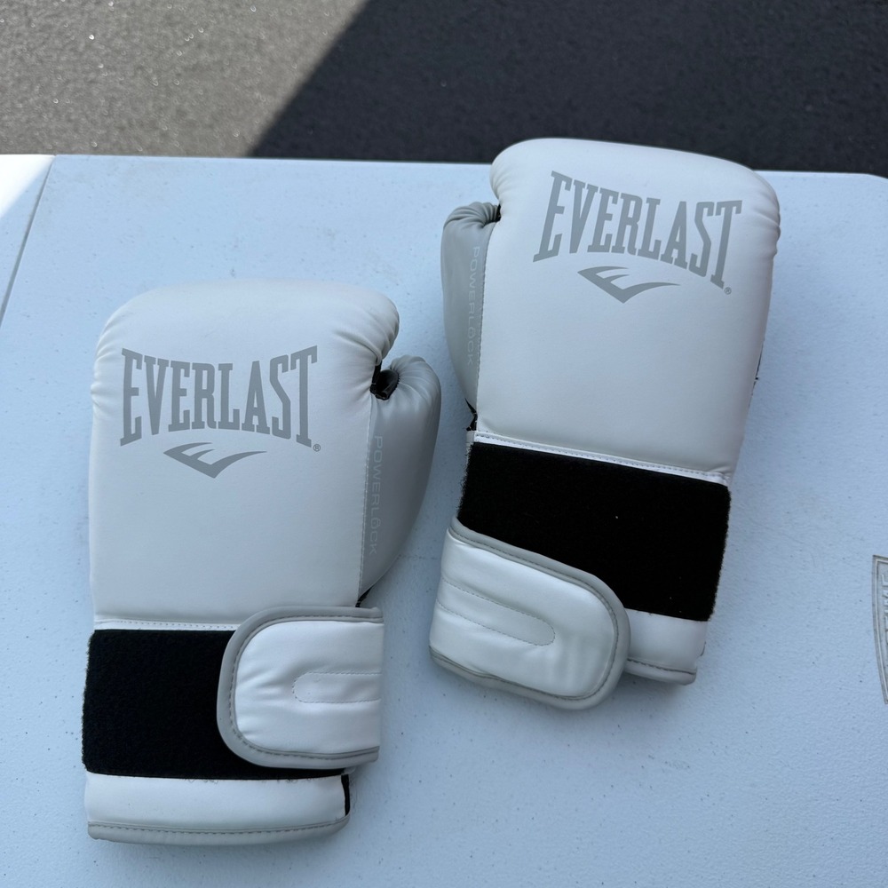 Everlast Powerlock Boxing Gloves 16oz White Grey Training Sparring P00001256